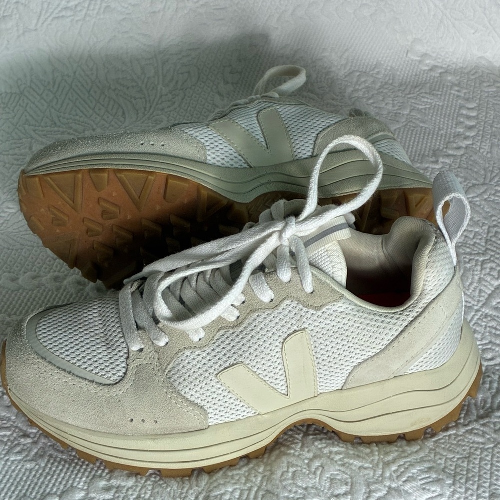 Veja Venturi Sneakers Size 7